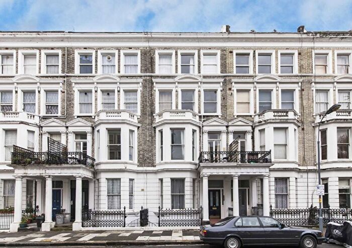 2 Bedroom Flat To Rent In Castletown Road, West Kensington, W14