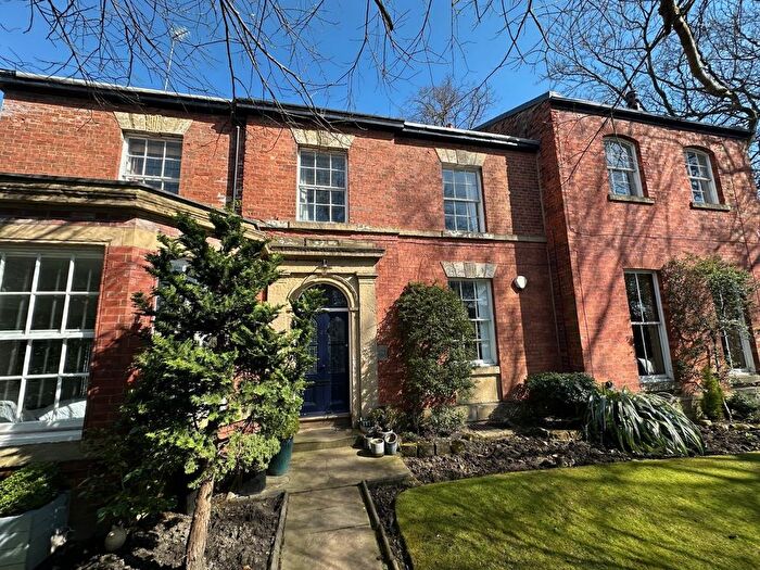 2 Bedroom Flat To Rent In Harrogate Road, Chapel Allerton, Leeds, LS7