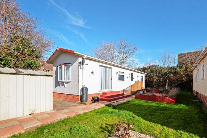 2 Bedroom Park Home For Sale In Church Lane, Seasalter, Whitstable, CT5