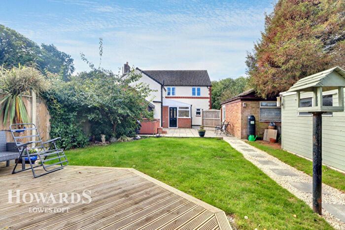 5 Bedroom Semi-Detached House For Sale In Short Road, Lowestoft, NR32