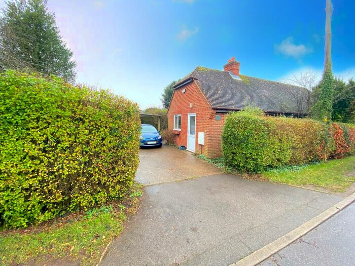 2 Bedroom Bungalow To Rent In Green Lane, Boughton Monchelsea, Maidstone, ME17