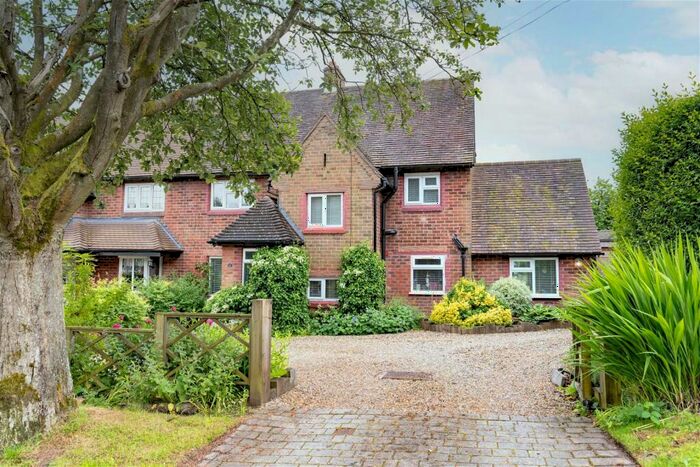 3 Bedroom Semi-Detached House For Sale In Hewell Lane, Barnt Green, B45