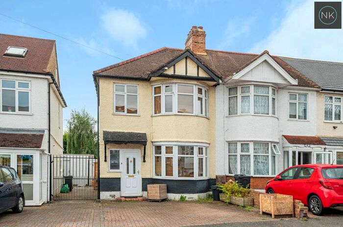 3 Bedroom Semi-Detached House To Rent In Buckhurst Way, Buckhurst Hill, Essex, IG9