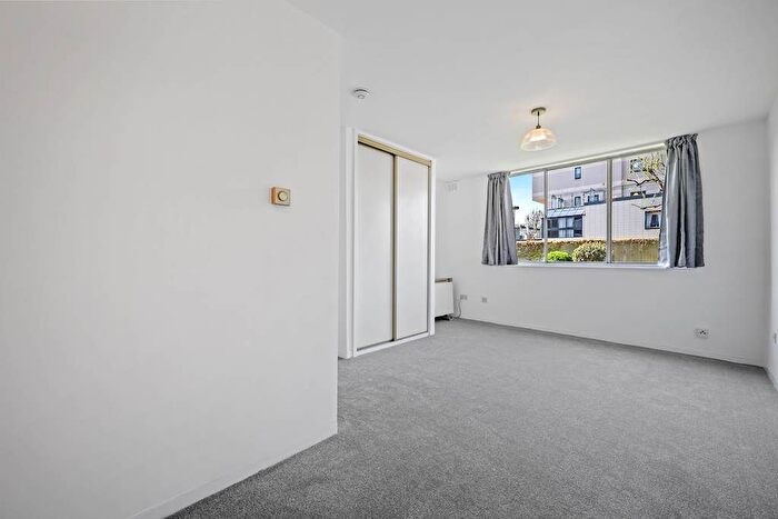 Studio To Rent In Boundary Road, London, NW8