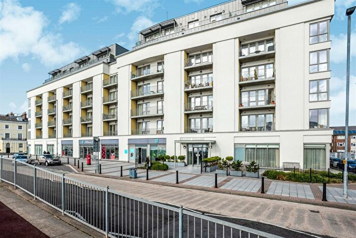 1 Bedroom Apartment For Sale In South Parade, Southsea, Hampshire, PO4