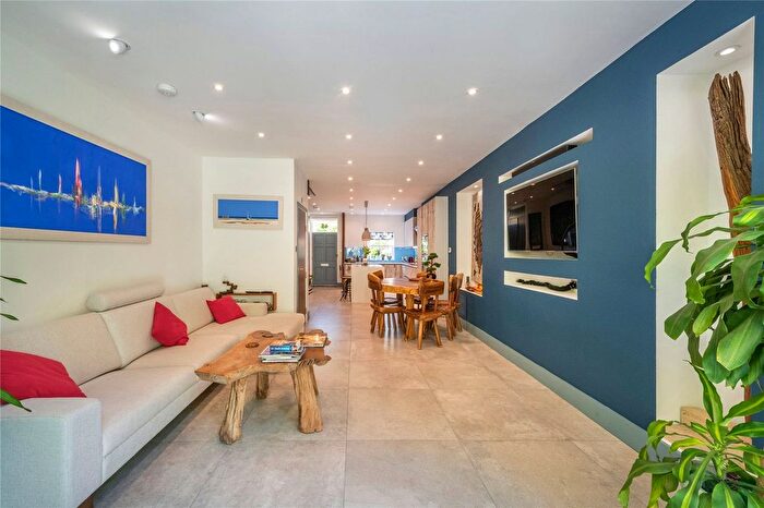 4 Bedroom Terraced House To Rent In King George Square, Richmond, TW10