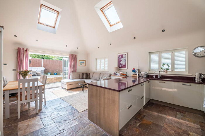 3 Bedroom Semi-Detached House For Sale In Kings Worthy, SO23