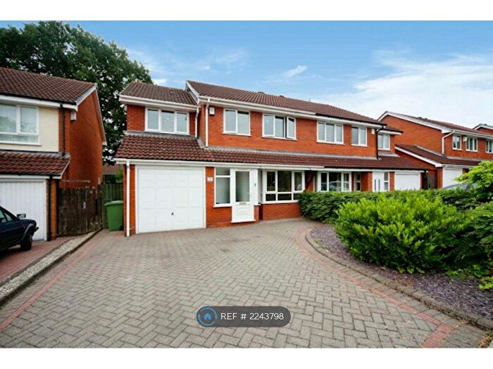 5 Bedroom Semi-Detached House To Rent In Woodbury Grove, Solihull, B91
