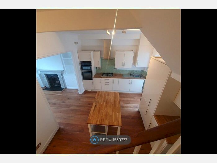 3 Bedroom End Of Terrace House To Rent In Shrublands Road, London, E8