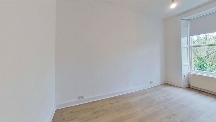 2 Bedroom Flat To Rent In Clerk Street, Edinburgh, EH8