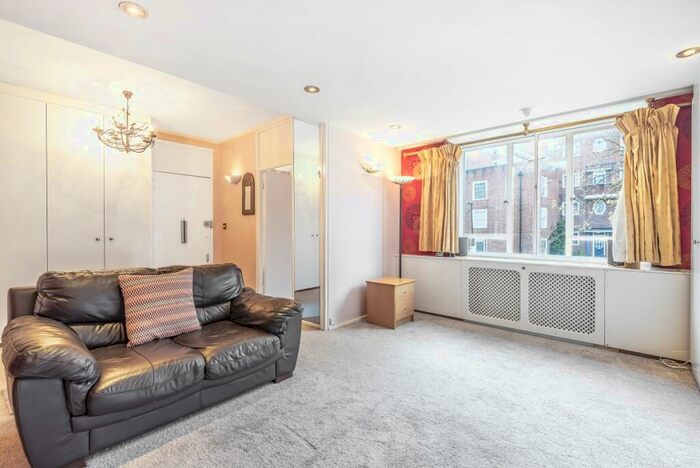 2 Bedroom Apartment To Rent In Charlbert Street London, NW8