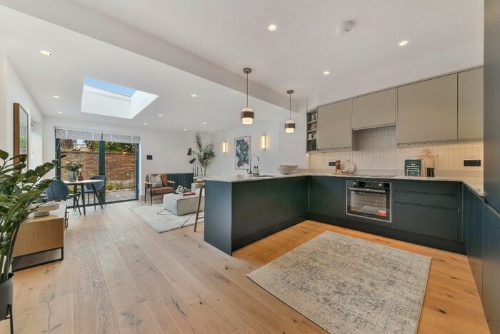 3 Bedroom Apartment To Rent In Park Avenue, ST10