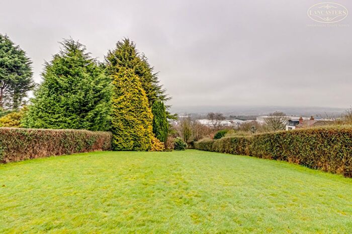 2 Bedroom Semi-Detached House For Sale In Hillside Avenue, Blackrod, Bolton, BL6