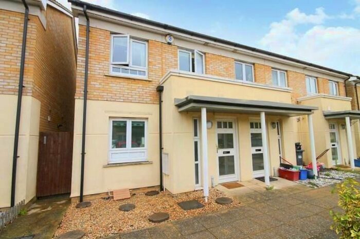 3 Bedroom Terraced House To Rent In Elvedon Road, Feltham, TW13