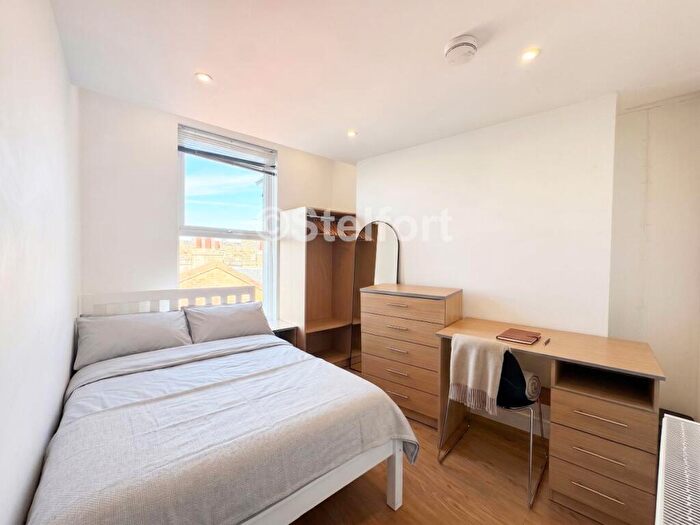 5 Bedroom Maisonette To Rent In Holloway Road, London, N7