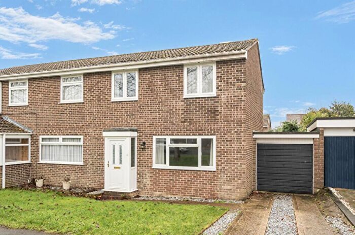 3 Bedroom Semi Detached House For Sale In Claremont Close, Eastleigh, SO50