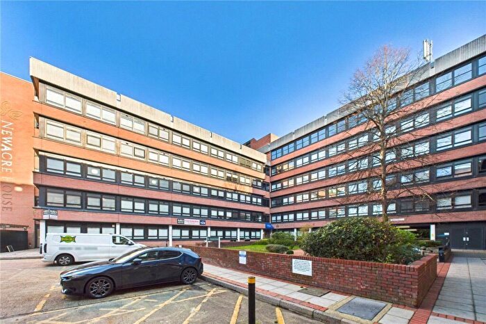 Apartment To Rent In Wood Street, East Grinstead, West Sussex, RH19