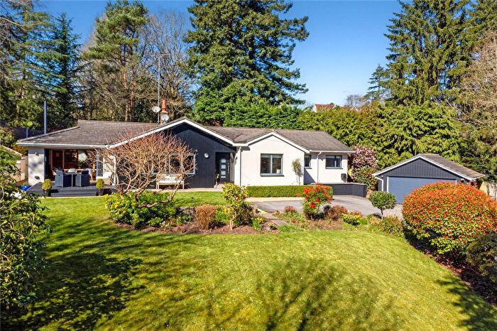 4 Bedroom Bungalow For Sale In Laurel Grove, Wrecclesham, Farnham, Surrey, GU10