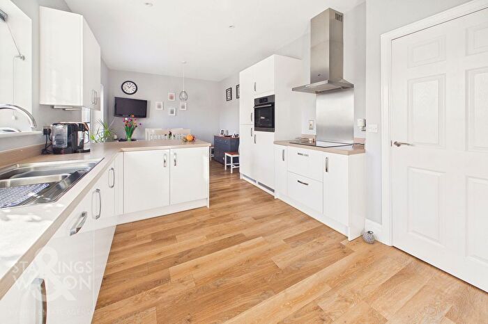 4 Bedroom Detached House For Sale In Oak Avenue, Loddon, Norwich, NR14