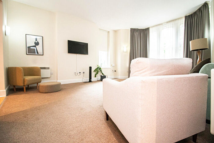 2 Bedroom Apartment To Rent In Cathedral Road, Pontcanna, Cardiff, CF11