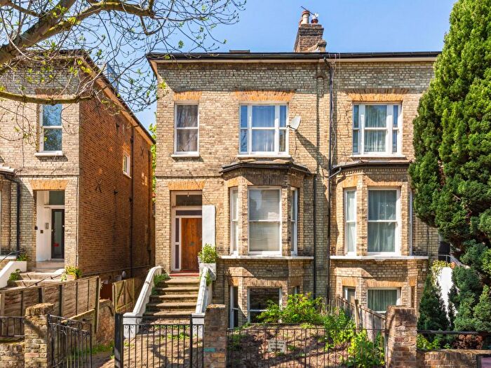 2 Bedroom Flat For Sale In Oxford Road, Ealing, W5