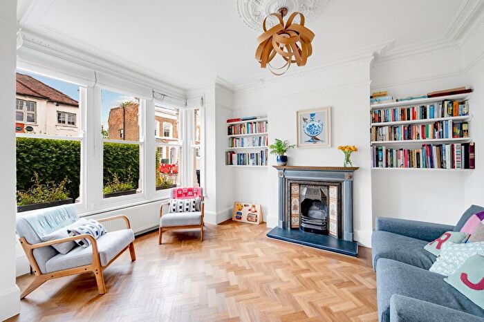5 Bedroom Semi-Detached House For Sale In Mill Hill Road, Acton, W3