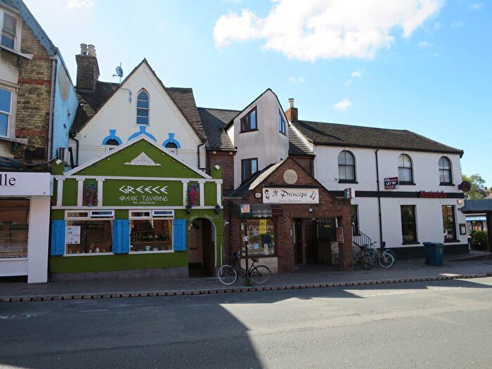 4 Bedroom House To Rent In Cowley Road, OX4