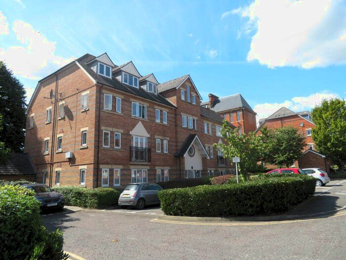 2 Bedroom Flat To Rent In Wanstead, E11