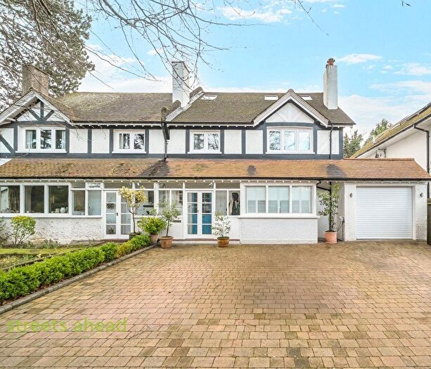 5 Bedroom Semi Detached House For Sale In Foxley Lane, Purley, CR8