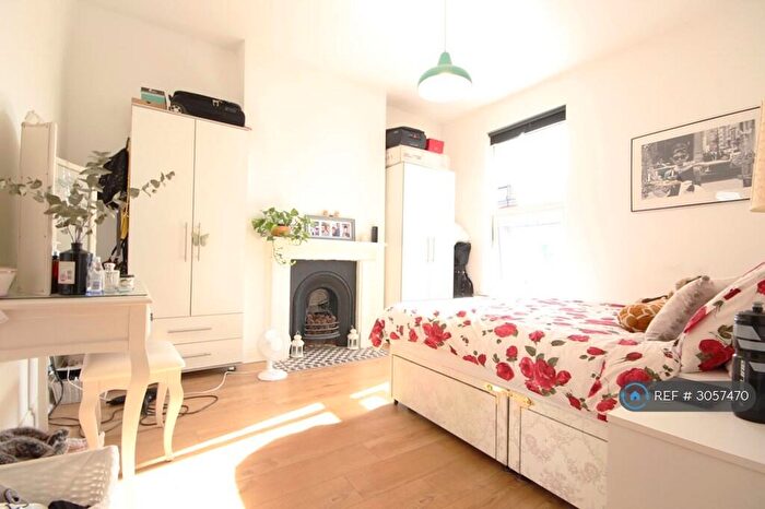 1 Bedroom Flat To Rent In Alkham Road, London, N16