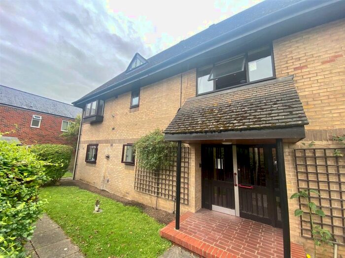 2 Bedroom Apartment To Rent In Reynard Court, Bicester, OX26