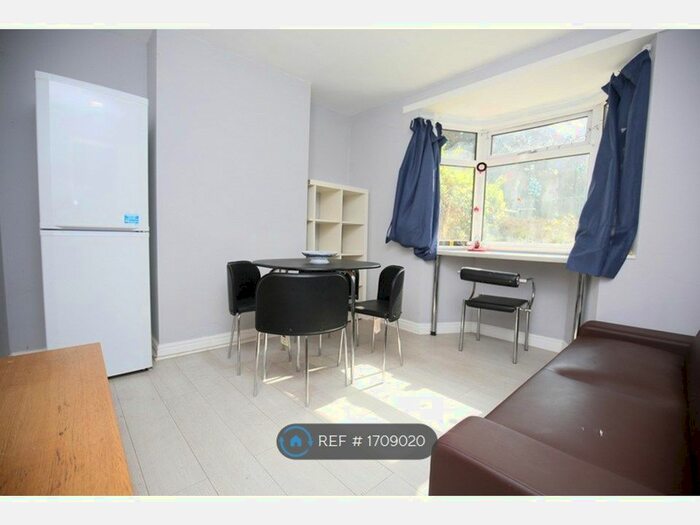 3 Bedroom Terraced House To Rent In London Road, Coventry, CV1