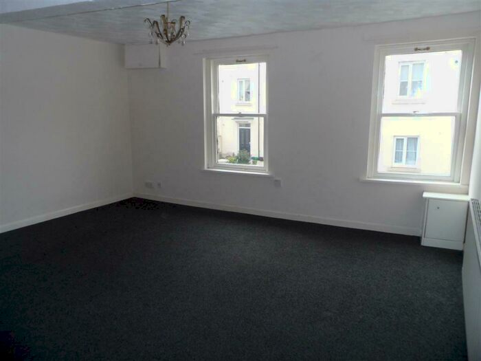 2 Bedroom Flat To Rent In Whitcombe Street, Aberdare, Rhondda Cynon Taff, CF44