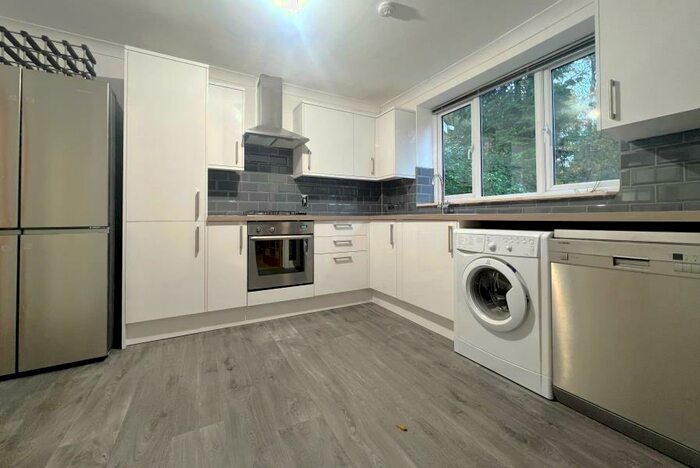 3 Bedroom Maisonette To Rent In Ottershaw, KT16