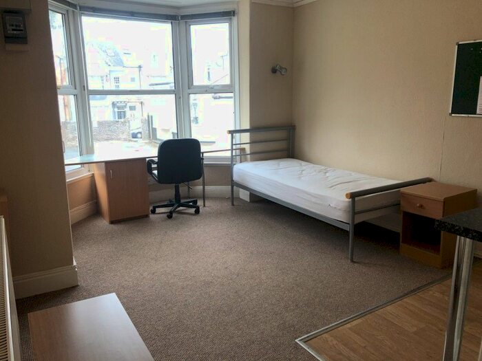 1 Bedroom Studio To Rent In North Hill, Mutley, Plymouth, PL4