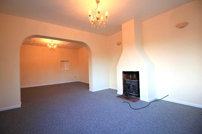 2 Bedroom Detached Bungalow To Rent In Holt Road, NR10