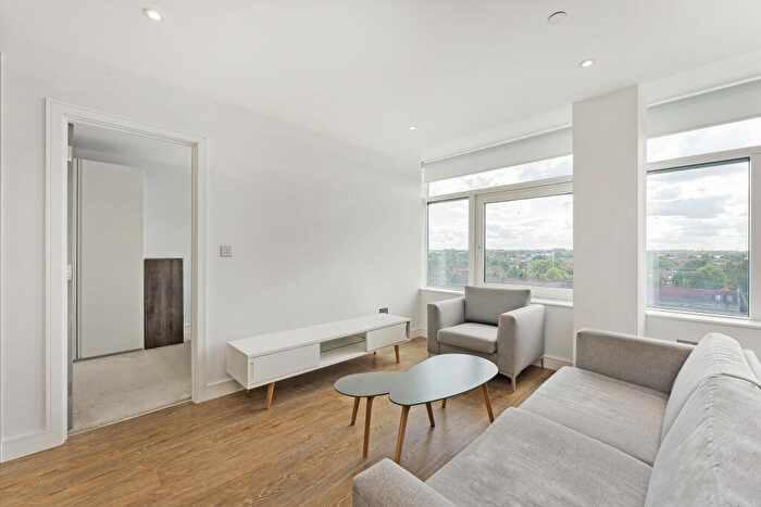 2 Bedroom Flat To Rent In Northpoint, Ewell Road, Surbiton, Kingston Upon Thames, KT6