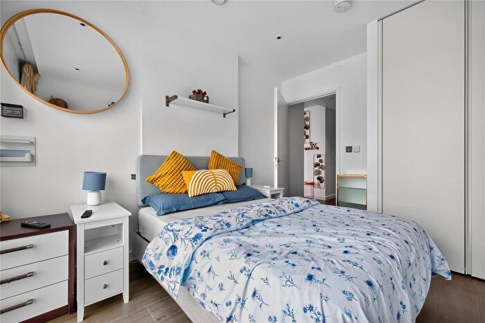 2 Bedroom Flat To Rent In Cutter Lane, London, SE10