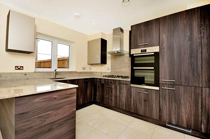 4 Bedroom Detached House To Rent In Brookwood Farm Drive, Knaphill, Woking, GU21
