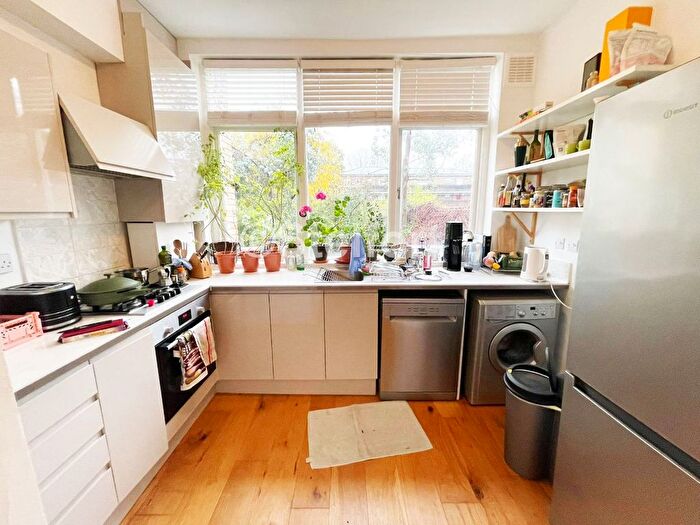 2 Bedroom Flat To Rent In Hartham Road, London, N7