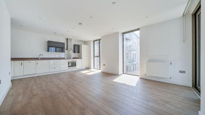 2 Bedroom Flat For Sale In Pilot Walk, North Greenwich, SE10