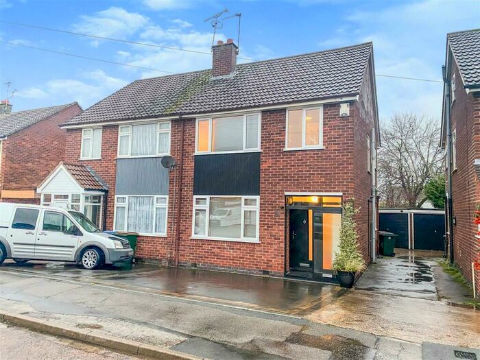 3 Bedroom Semi-Detached House To Rent In Ivybridge Road, Styvechale, Coventry, CV3