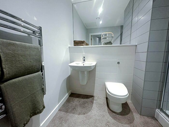 2 Bedroom Apartment For Sale In Sky Gardens, Liverpool, L22