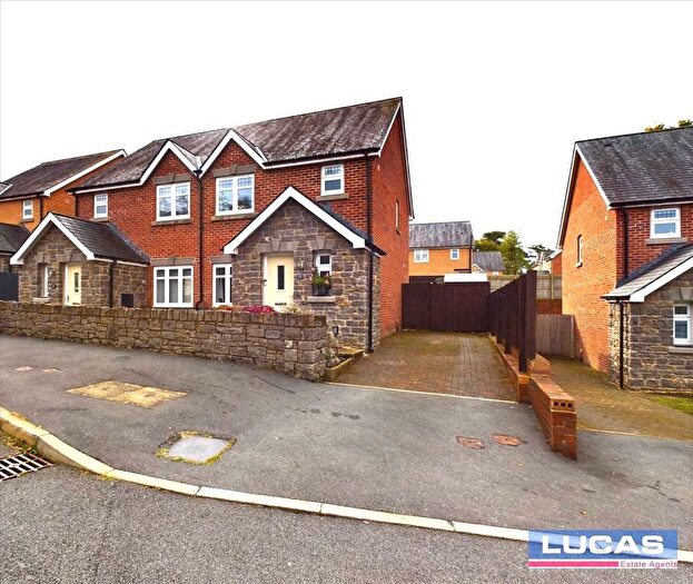 3 Bedroom Semi-Detached House For Sale In Plas Y Coed, Porth Penrhyn, Bangor, LL57