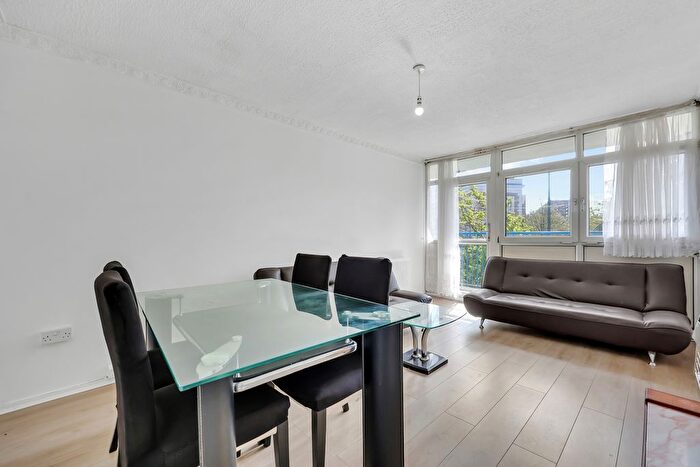 2 Bedroom Flat For Sale In Dundas House, Bishops Way, London, E2