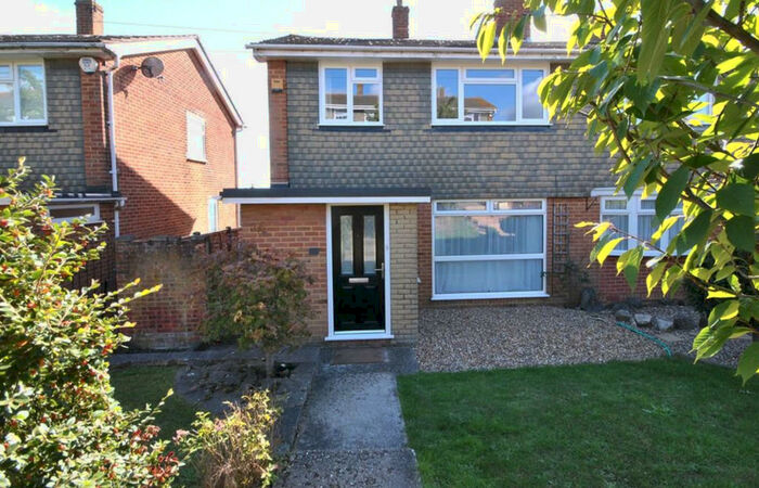 3 Bedroom Semi-Detached House To Rent In Cuffley, EN6