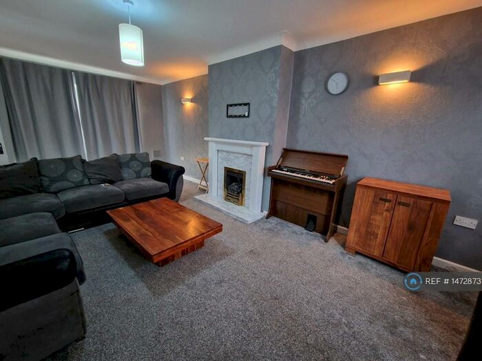 3 Bedroom Semi-Detached House To Rent In Central Drive, Bramhall, Stockport, SK7