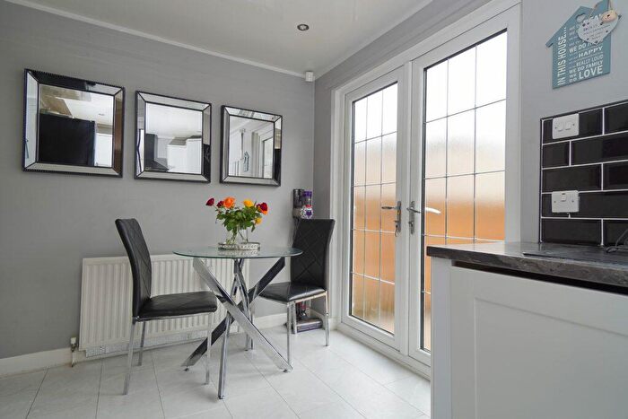 2 Bedroom End Of Terrace House For Sale In Belmont Street, Clydebank, G81
