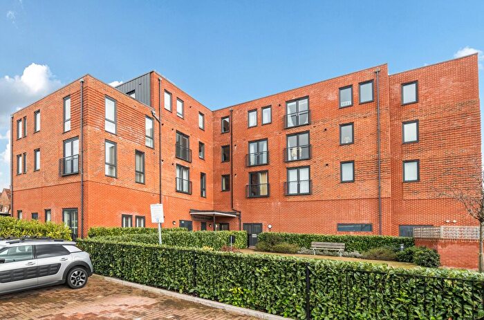 1 Bedroom Flat For Sale In Pembroke House, A Wilton Road, Camberley, GU15