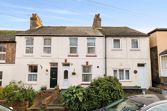3 Bedroom Terraced House For Sale In Edred Road, Dover, CT17